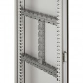 048026; Перфорированный траверс многофункциональный для шкафов Altis шириной/высотой/глубиной 600 мм