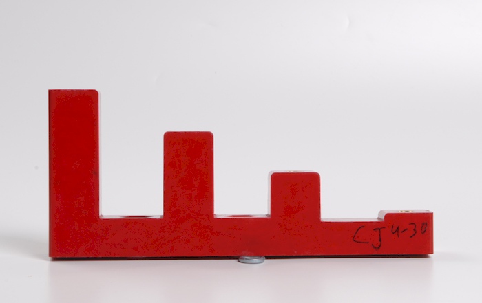 YIS11-4-30; Изолятор ступенчатый ИС4-30 (М8) силовой IEK (ИЭК) по цене ...